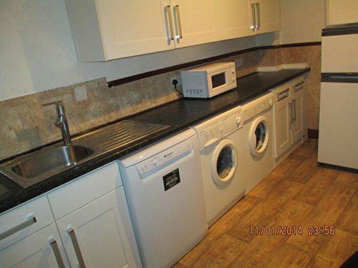 5 Bedroom Semi Detached House To Rent In Southfield Road Teesside University, Middlesbrough, Teesside University District, TS1