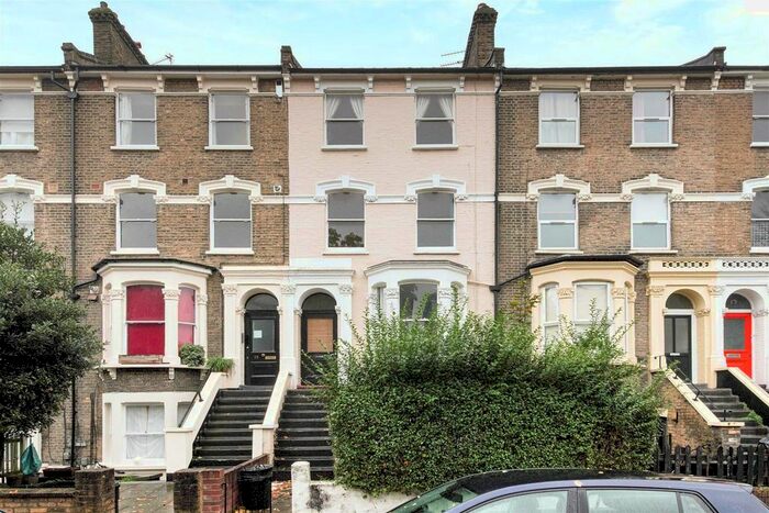 2 Bedroom Maisonette To Rent In Wray Crescent, London, N4