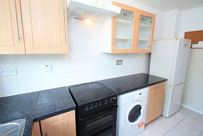 1 Bedroom Flat To Rent In Helen Court, London, SE20