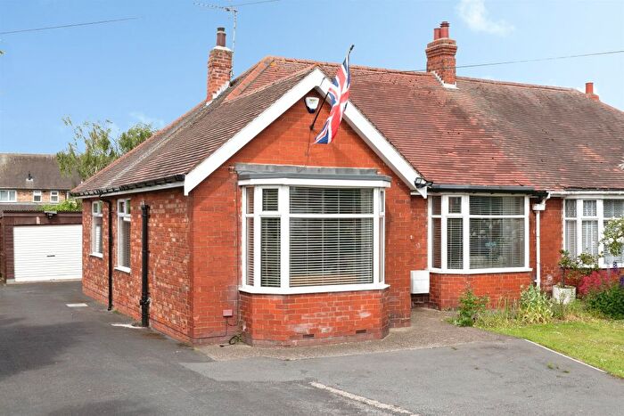 3 Bedroom Semi Detached Bungalow For Sale In Ganstead Lane, Bilton, Hull, HU11