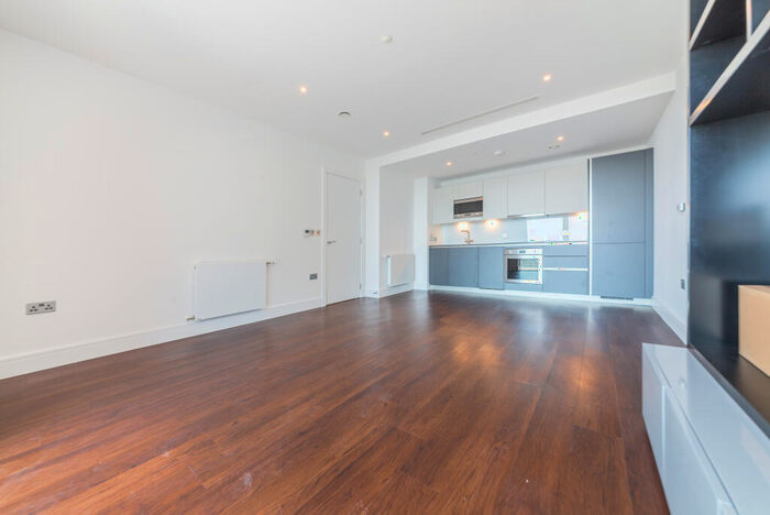 1 Bedroom Apartment To Rent In Harbour Way, London, E14