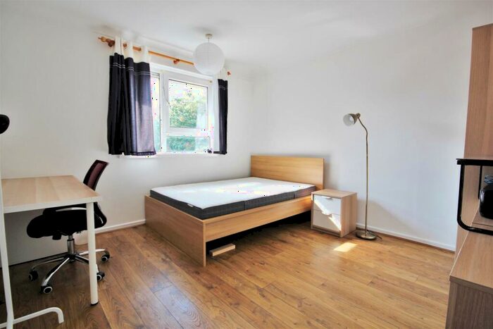 3 Bedroom Flat To Rent In St. Pauls Road, Southsea, PO5