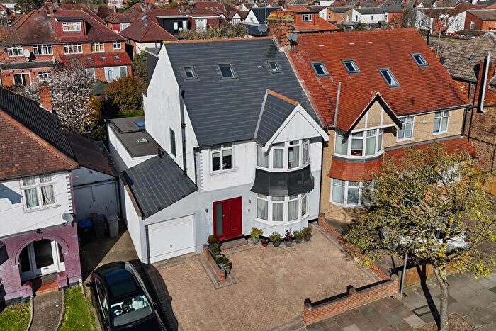 4 Bedroom Semi-Detached House For Sale In Sneyd Road, London, NW2