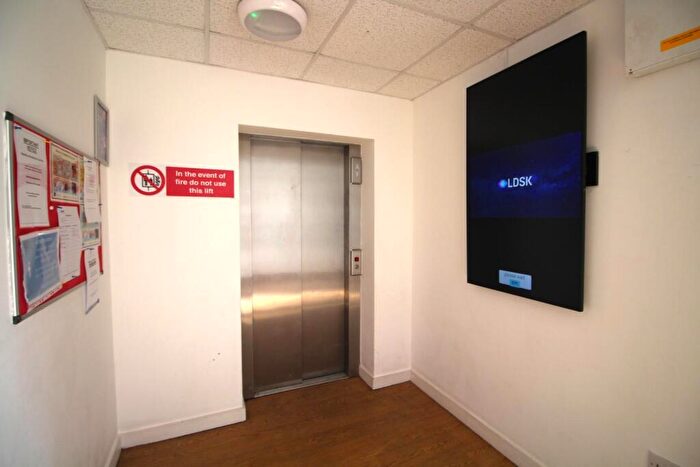 2 Bedroom Flat For Sale In Altrincham Road, Manchester, M22