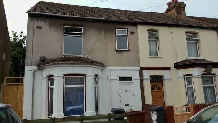 1 Bedroom Flat To Rent In Glenny Road, Barking, IG11