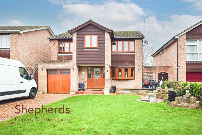 4 Bedroom Detached House For Sale In Greenbank, West Cheshunt, EN8