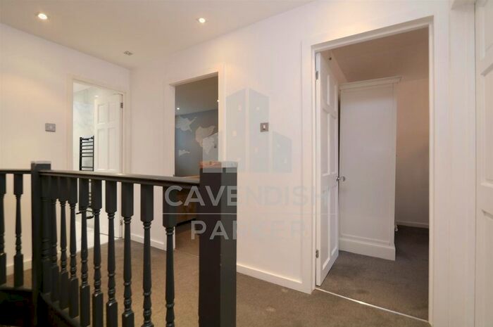 3 Bedroom Flat To Rent In Twyford Street, Islington, London, N1