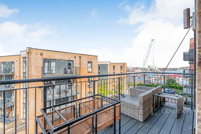 2 Bedroom Flat To Rent In Riverside House, Thomas Blake Avenue, SO14