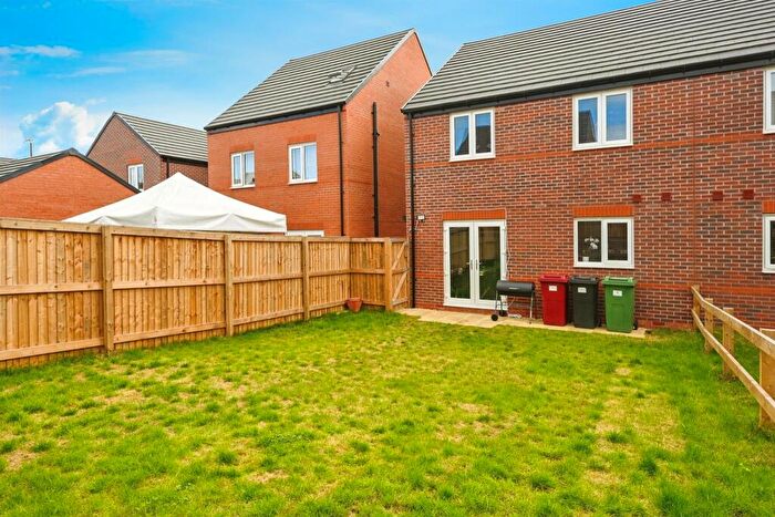3 Bedroom Semi-Detached House For Sale In Ladybrook Close, Holmewood, Chesterfield, S42
