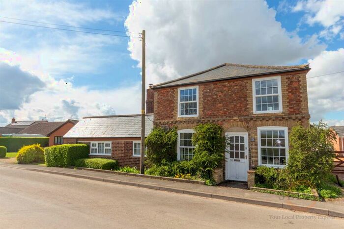 3 Bedroom Detached House For Sale In Broadgate, Whaplode Drove, Spalding, PE12