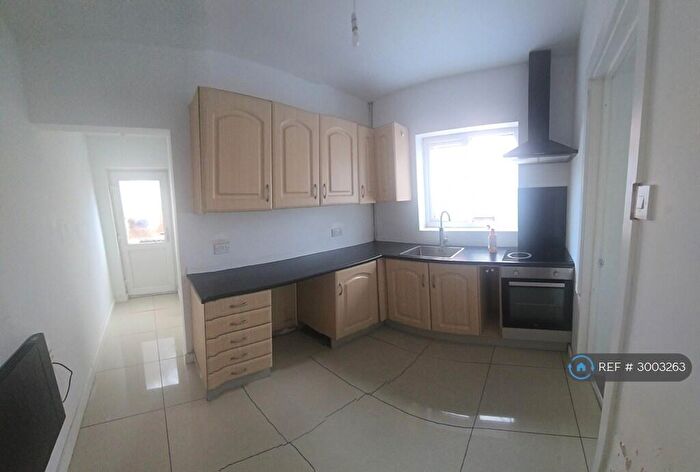 1 Bedroom Flat To Rent In Station Road, Langley Mill, Nottingham, NG16