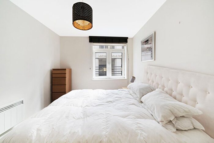 1 Bedroom Flat To Rent In Pepys Street, Tower, EC3N