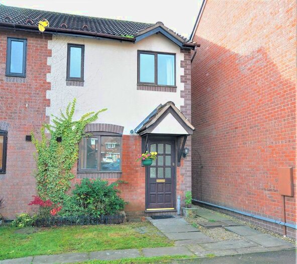 2 Bedroom Mews House To Rent In Ashford Grove, Stone, ST15