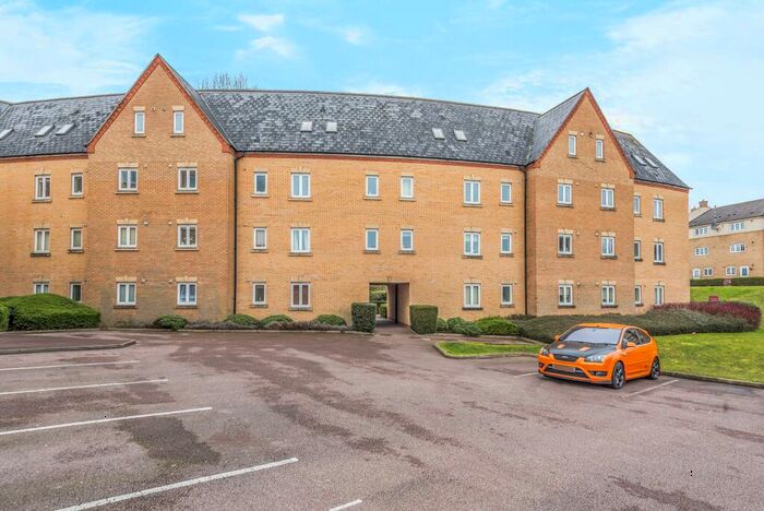 2 Bedroom Flat To Rent In Brook View, Grange Park, NN4