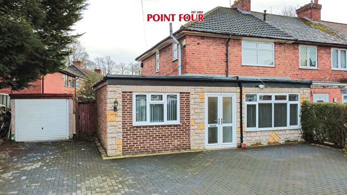 3 Bedroom Semi Detached House For Sale In Lyall Grove, Birmingham, B27