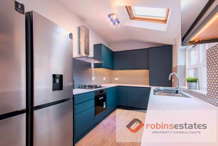 6 Bedroom Semi-Detached House To Rent In Balfour Road, Nottingham, NG7