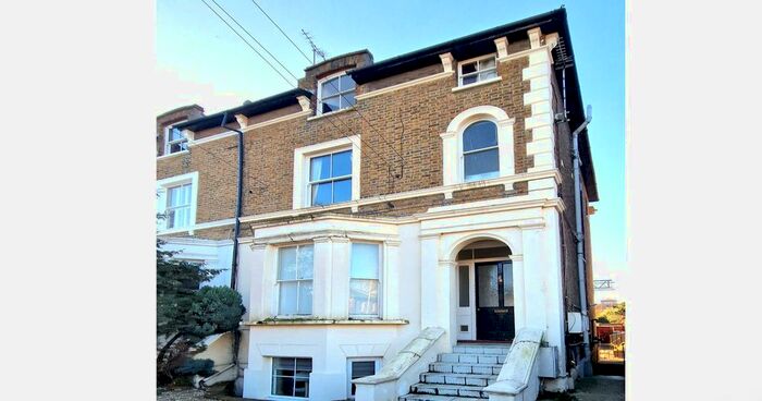 1 Bedroom Flat To Rent In Knights Park, Kingston Upon Thames, KT1