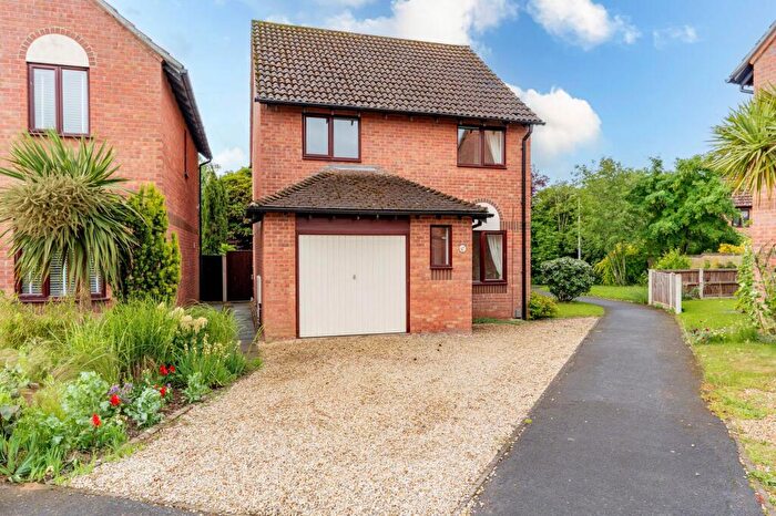 3 Bedroom Detached House To Rent In St. Margarets Drive, Norwich, NR7