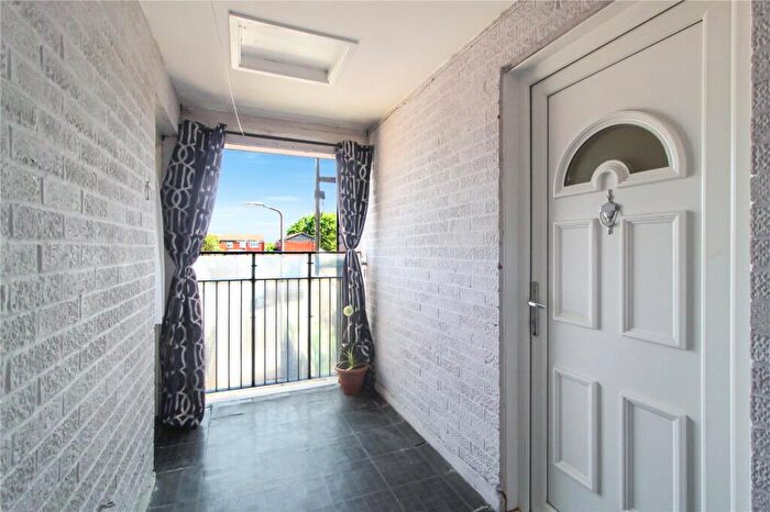 2 Bedroom Apartment For Sale In Lundy Close, Southend-on-Sea, Essex, SS2
