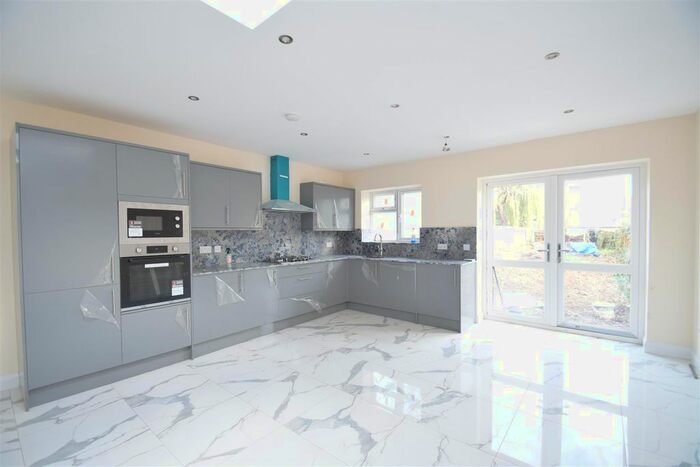 5 Bedroom Semi-Detached House To Rent In Sudbury Avenue, Wembley, HA0