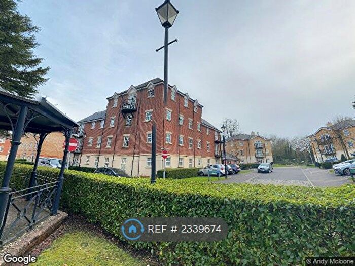 2 Bedroom Flat To Rent In Old College Road, Newbury, RG14