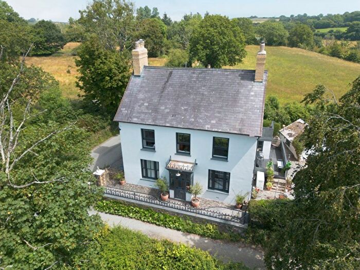 6 Bedroom Detached House For Sale In Blaencelyn, Llandysul, SA44