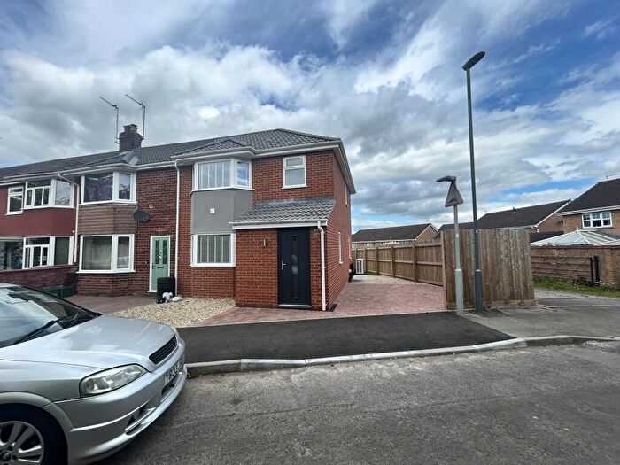 2 Bedroom End Of Terrace House To Rent In Vandyck Avenue, Keynsham, Bath And North East Somerset, BS31