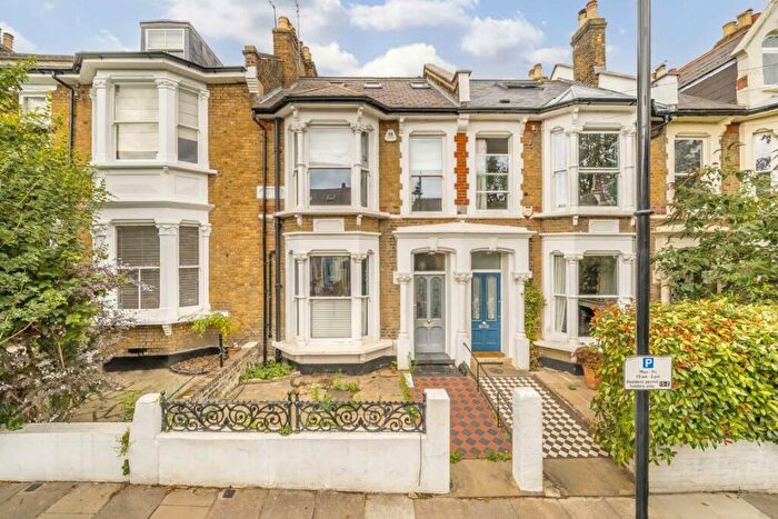 4 Bedroom House To Rent In Gresley Road, Whitehall Park, N19