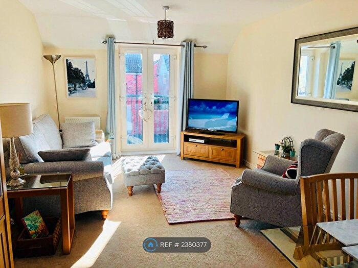 2 Bedroom Detached House To Rent In Admiral Way, Exeter, EX2