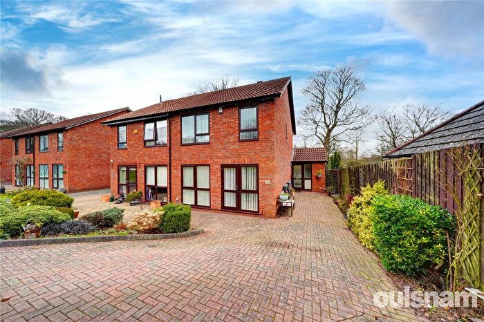3 Bedroom Semi-Detached House To Rent In Oak Farm Road, Bournville, Birmingham, B30