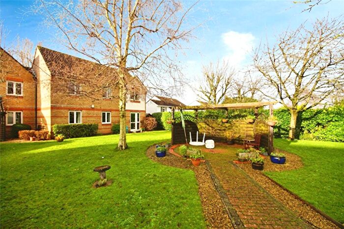 2 Bedroom Flat For Sale In Albert Road, Staple Hill, Bristol, BS16