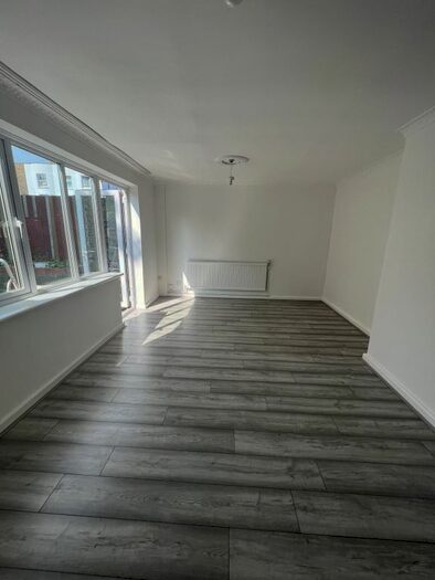 3 Bedroom End Of Terrace House To Rent In Colsterworth Road, London, N15