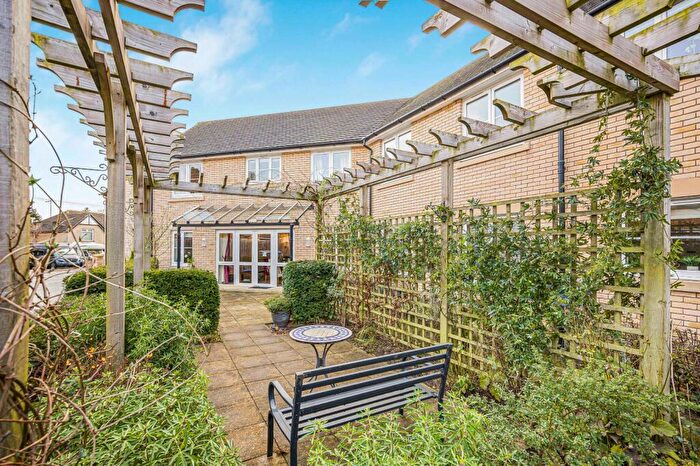 1 Bedroom Apartment For Sale In Somerford Road, Cirencester, Gloucestershire, GL7