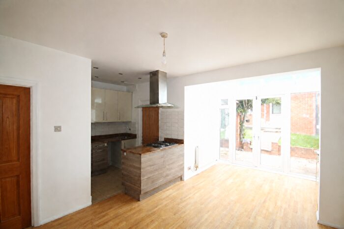 4 Bedroom Semi-Detached House To Rent In Bridgewater Road, Wembley, Middlesex, HA0