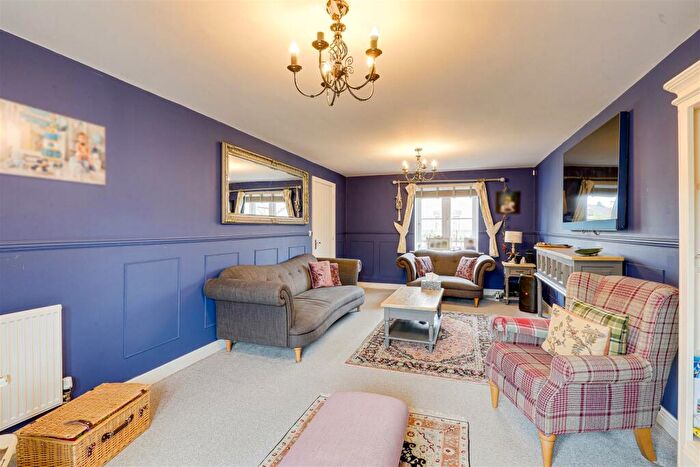4 Bedroom Detached House For Sale In Chalfont Drive, Beechdale, Nottinghamshire, NG8