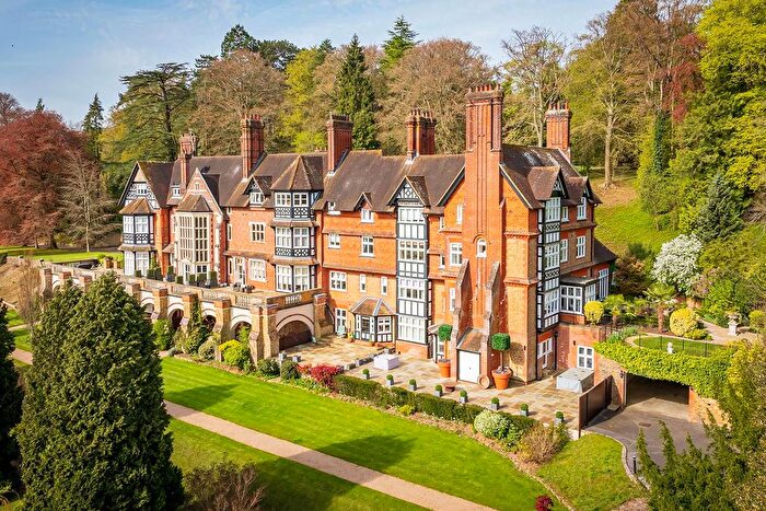 3 Bedroom Flat For Sale In Snowdenham Hall, Snowdenham Lane Bramley, Guildford, GU5