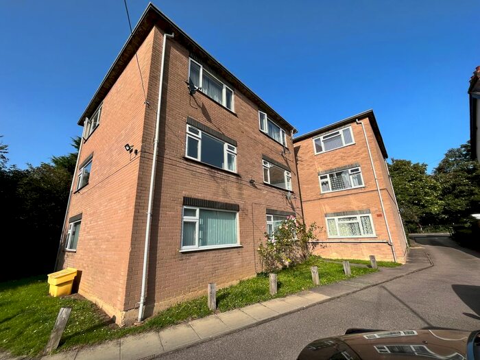 2 Bedroom Flat To Rent In New Bedford Road, Luton, LU3