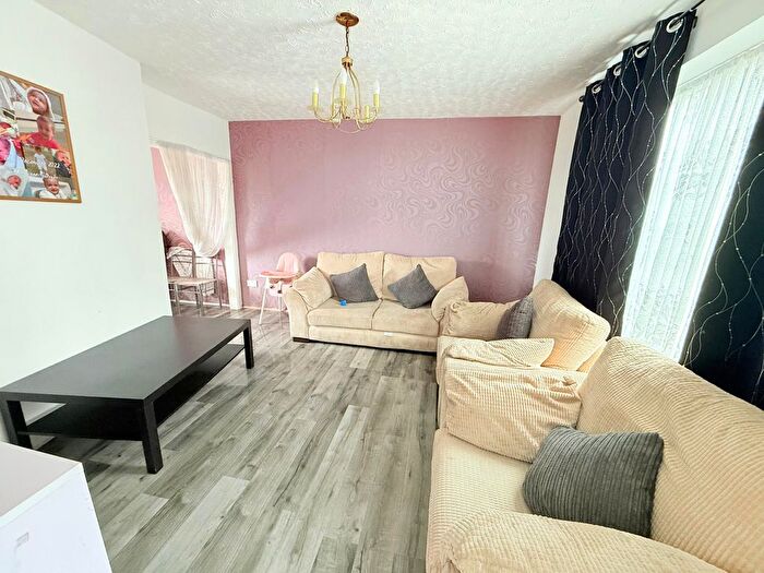 3 Bedroom Semi-Detached House To Rent In Frizlands Lane, Dagenham, RM10