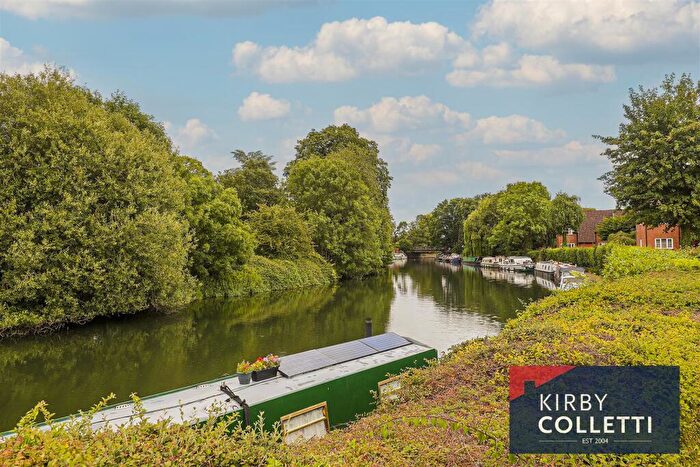 2 Bedroom Apartment To Rent In River Meads, Stanstead Abbotts, SG12
