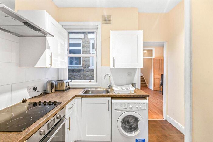 3 Bedroom Flat To Rent In Yukon Road, Balham, London, SW12