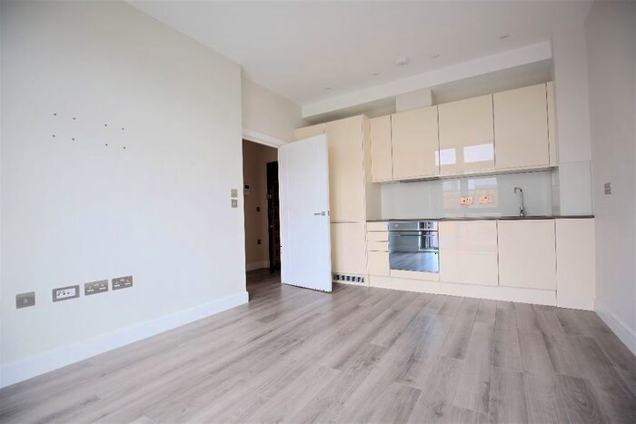 1 Bedroom Flat To Rent In Bridge Court, Bridge Street, Hemel Hempstead, HP1