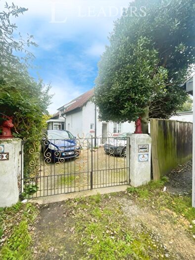 3 Bedroom Detached House To Rent In Longford Road, PO21