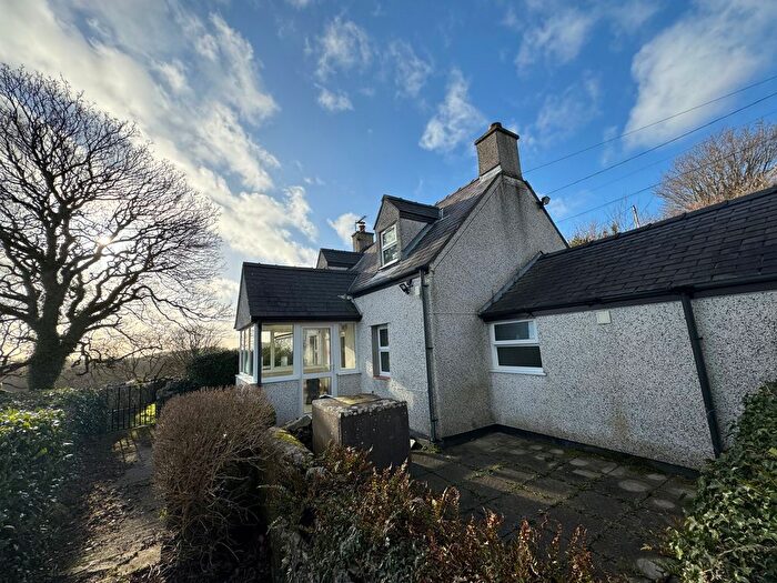 3 Bedroom Cottage To Rent In Pentraeth, LL75