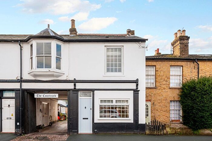 2 Bedroom Cottage For Sale In St Marys Road, Weybridge, KT13