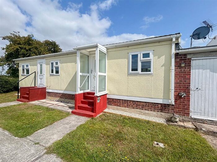 1 Bedroom Park Home For Sale In Meadow View Park, St. Osyth Road, Little Clacton, CO16