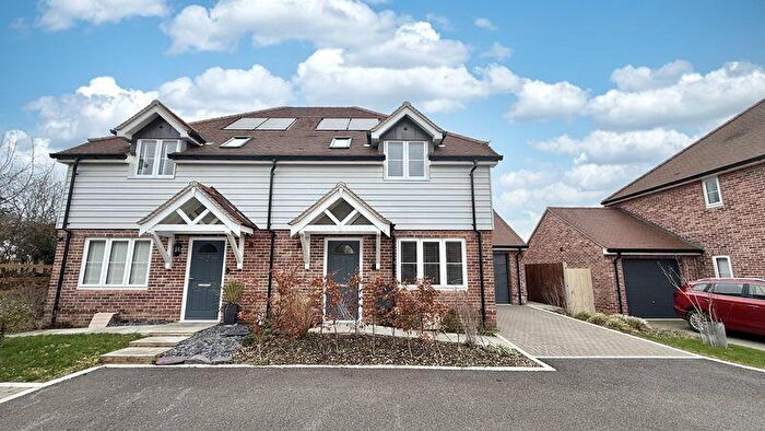3 Bedroom Semi-Detached House For Sale In Boorley Court, Botley, SO32