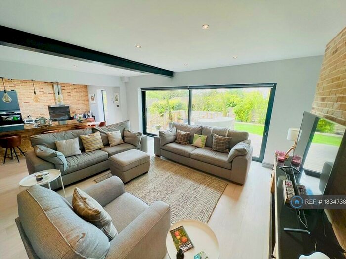 4 Bedroom Detached House To Rent In The Drive, Bollington, Macclesfield, SK10