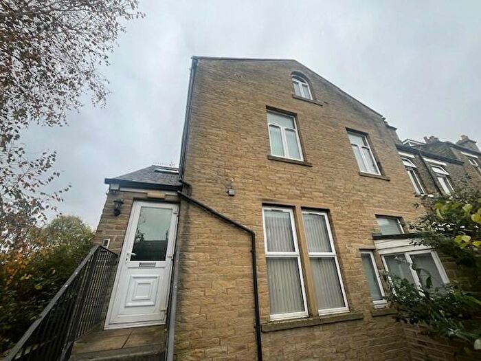 1 Bedroom Flat To Rent In Sunny Bank, Shipley, BD18