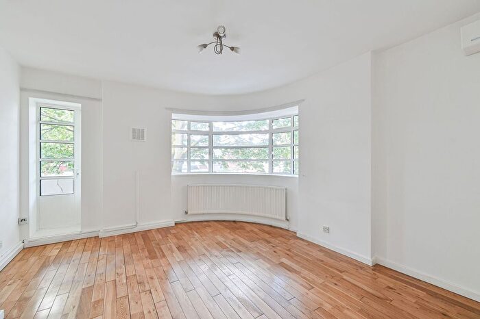 1 Bedroom Flat For Sale In Cubitt House, Clapham, London, SW4