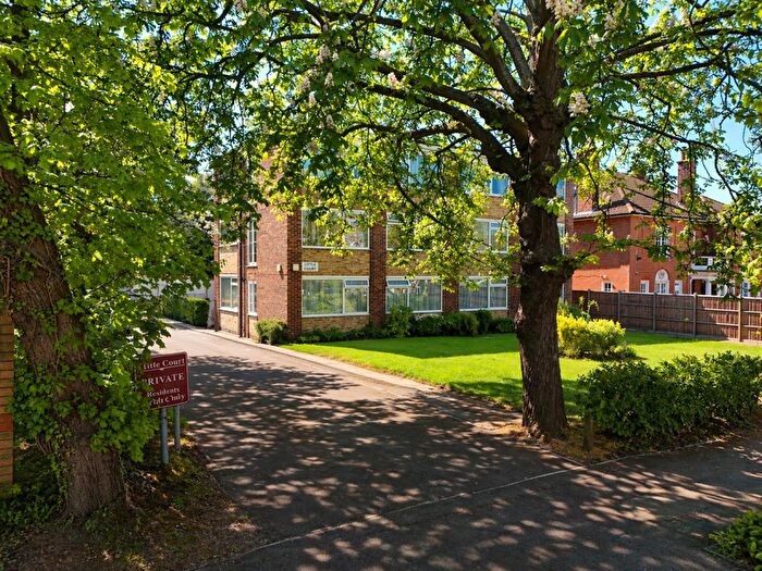 2 Bedroom Apartment For Sale In Roxborough Avenue, Harrow, HA1